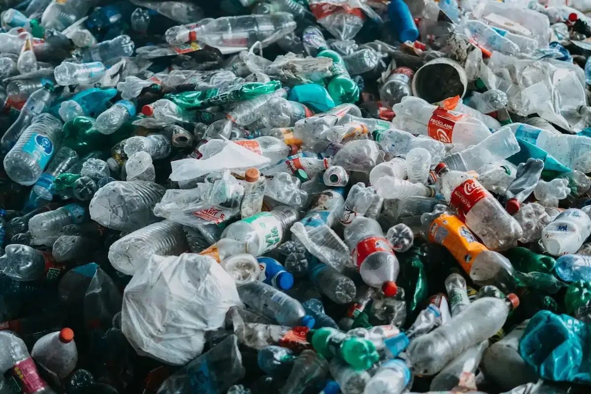 Picture of a large heap of empty plastic bottles