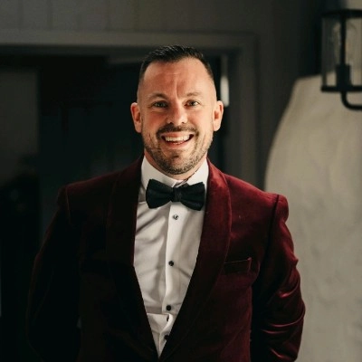 Portrait photo of Keith Allen